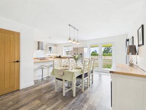 Kitchen/Diner - click for photo gallery